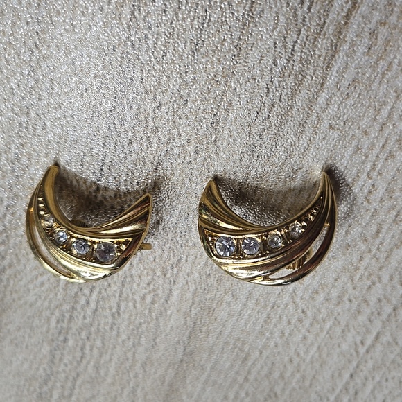 Jewelry - Vintage Celestial Moon🌙 Gold Tone And Rhinestone Clip On Earrings